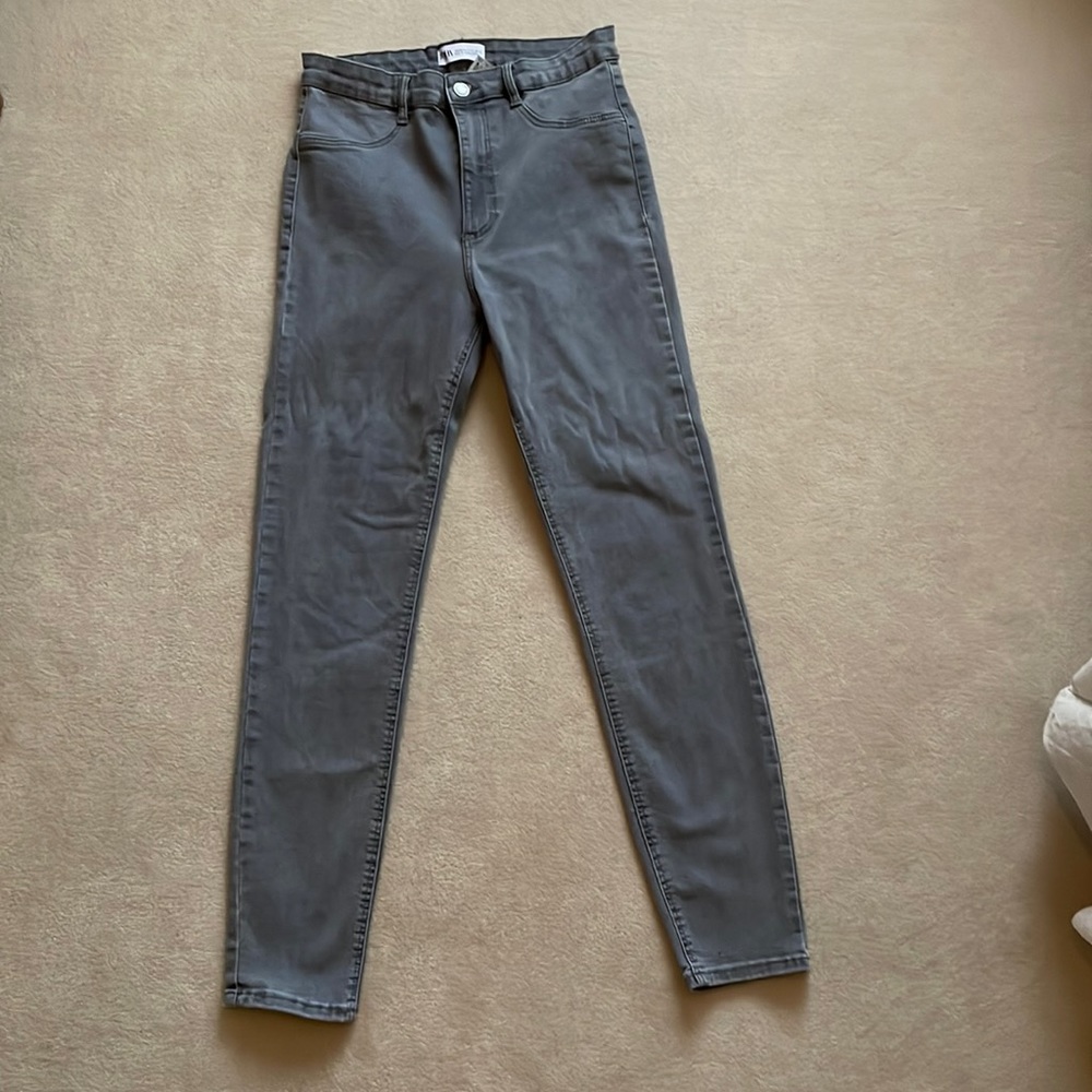 Zara Gray Stretchy skinny Ankle Jeans in size 6